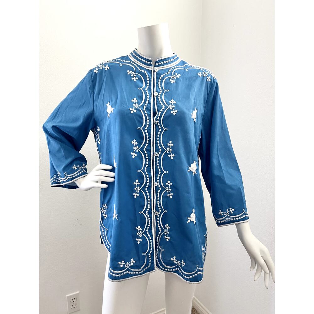 vintage 80s blue long sleeve / 1980s foyens of hawaii / embroidered Medium